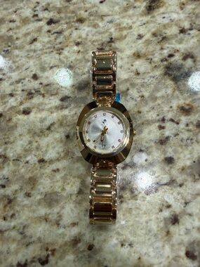 Gold-Tone Analog Dress Bracelet Watch - Metal Band, White Dial, Round